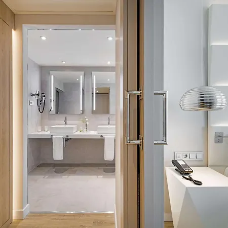 Nh Hotel 4*